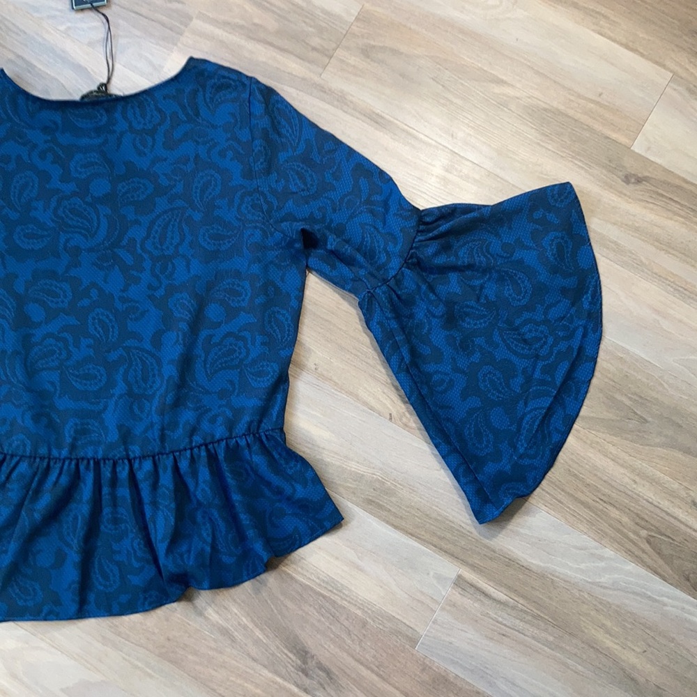 3/$45 DG2 by Diane Gilman top bell sleeve blouse abstract paisley print boho XS - Picture 9 of 17